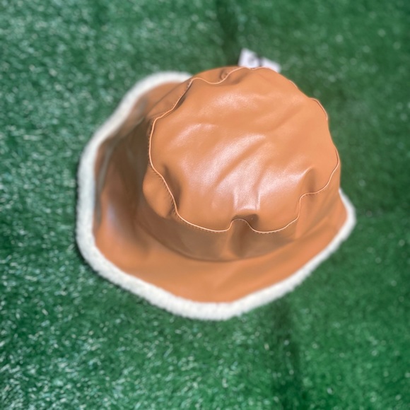 LULLA Women tending bucket hats for any time of the day - Picture 1 of 5